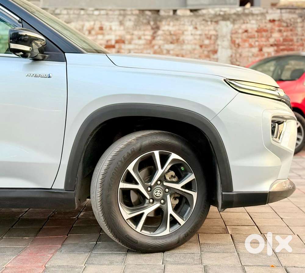 Toyota Urban Cruiser Hyryder 1.5 V Hybrid, 2023, Petrol