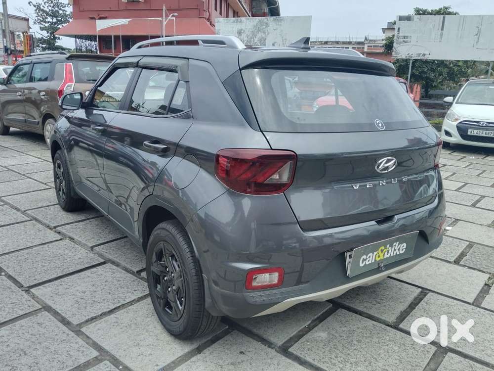Hyundai Venue 1.2 S Plus, 2022, Petrol