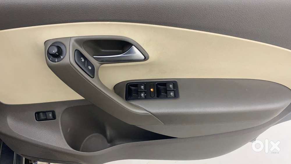 Volkswagen Vento 2010-2013 Petrol Highline, 2013, Petrol