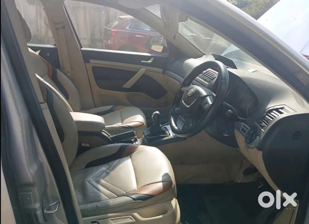Skoda Laura 2011 Petrol 127000 Km Driven