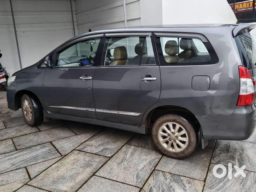 Toyota Innova 2014