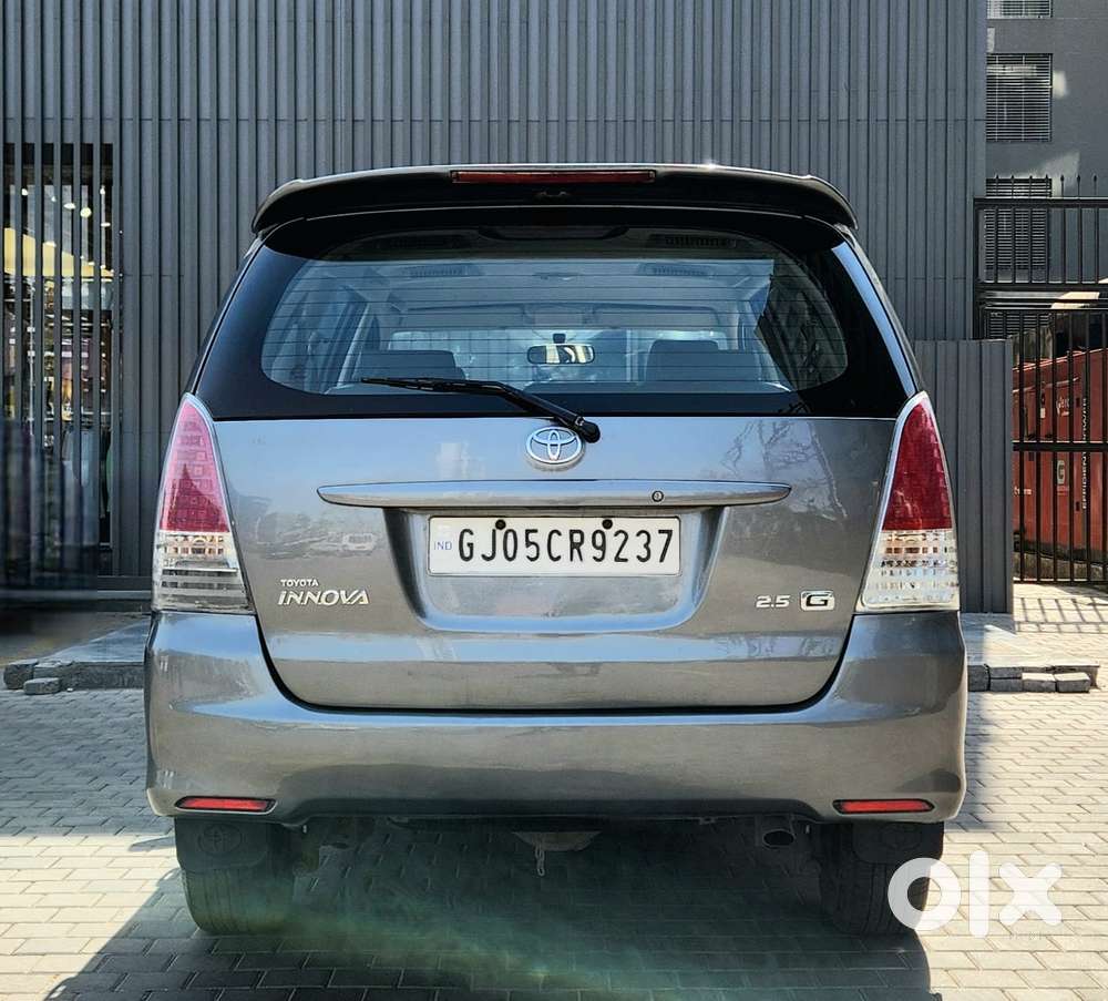 Toyota Innova 2.5 G (diesel) 8 Seater, 2011, Diesel