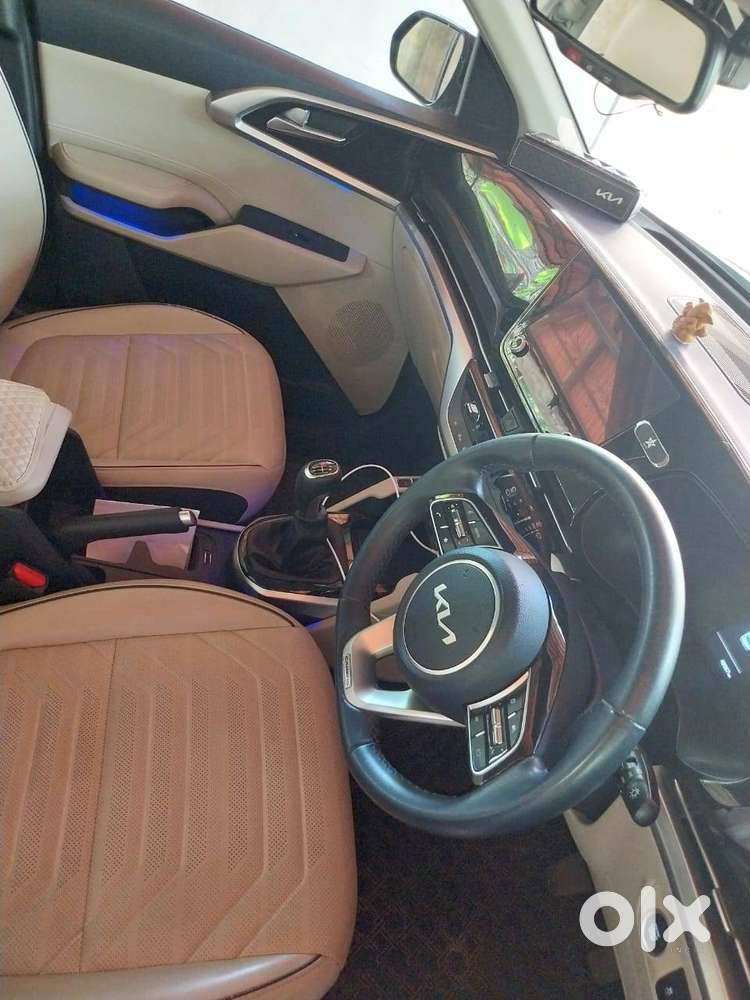 2022 Kia Carens Luxury Diesel