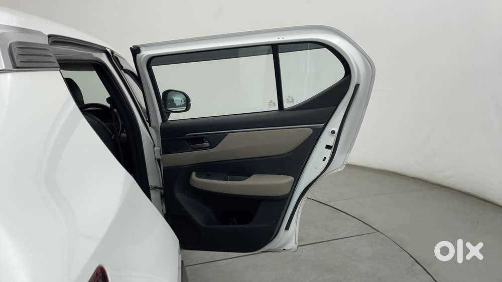 Honda Elevate V Mt, 2023, Petrol