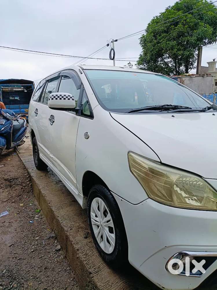 Toyota Innova 2016