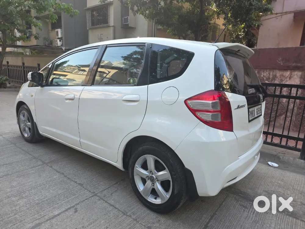 2013 Honda Jazz Vmt Top Model Petrol First Owner For Just Rs 2,85,000/
