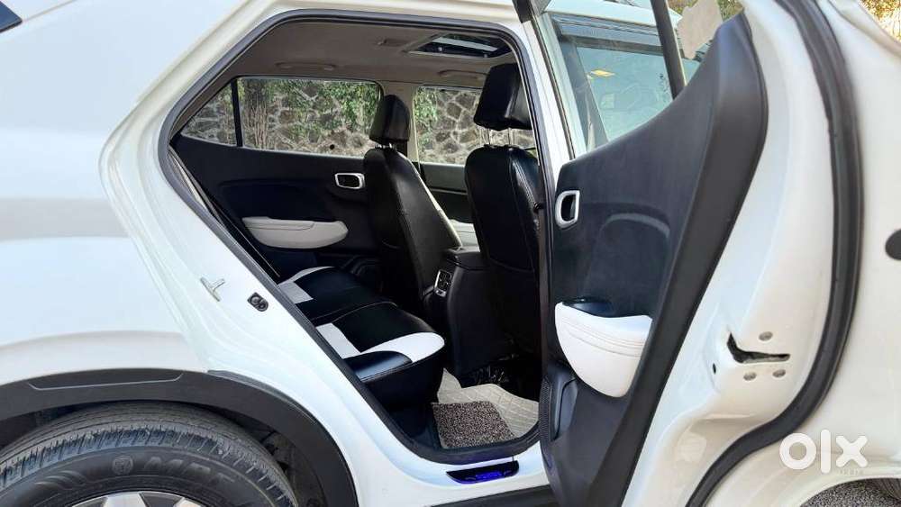 Hyundai Venue 1.0 Sx Plus Turbo Dct Dual Tone, 2023, Petrol