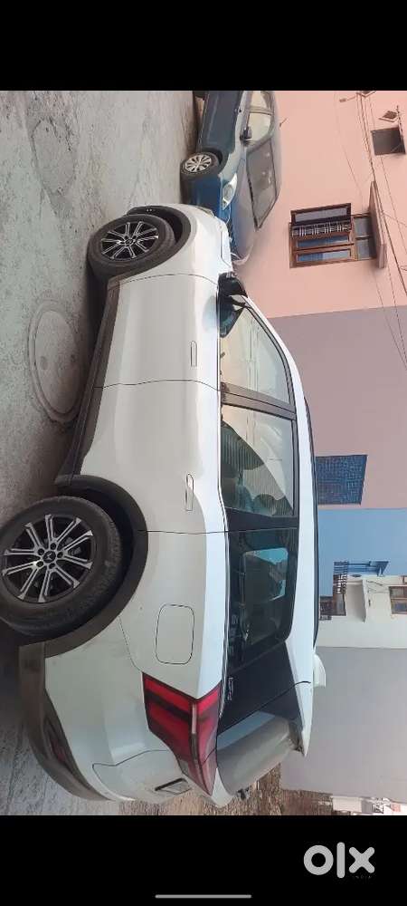 Xuv 7oo Ax7 2024 Diesel Well Maintained.