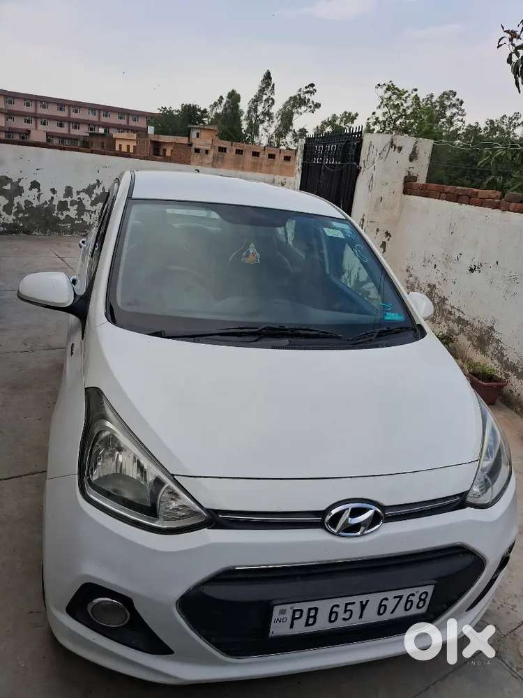Army Person Well Maintained Car With Single Hand Use Top Model Car