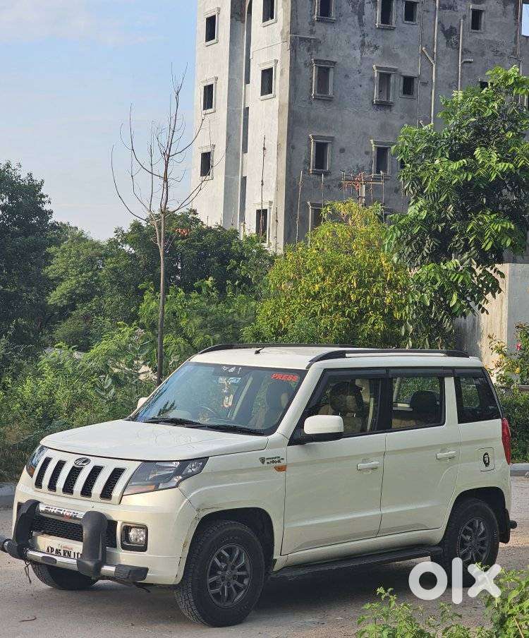 Mahindra Tuv 300 T10, 2018, Diesel