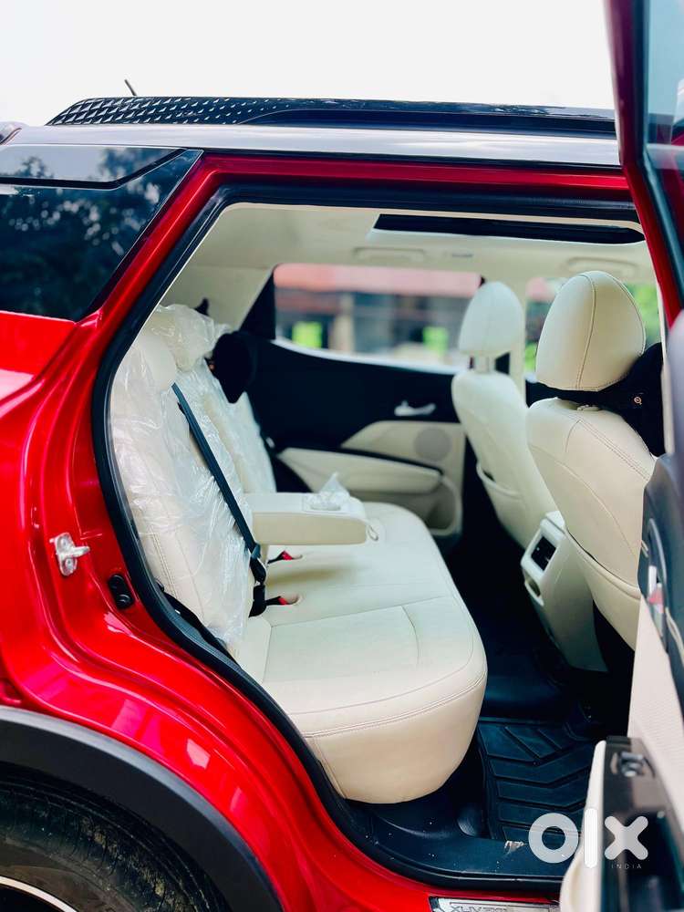 Mahindra Xuv 3xo, 2025, Petrol