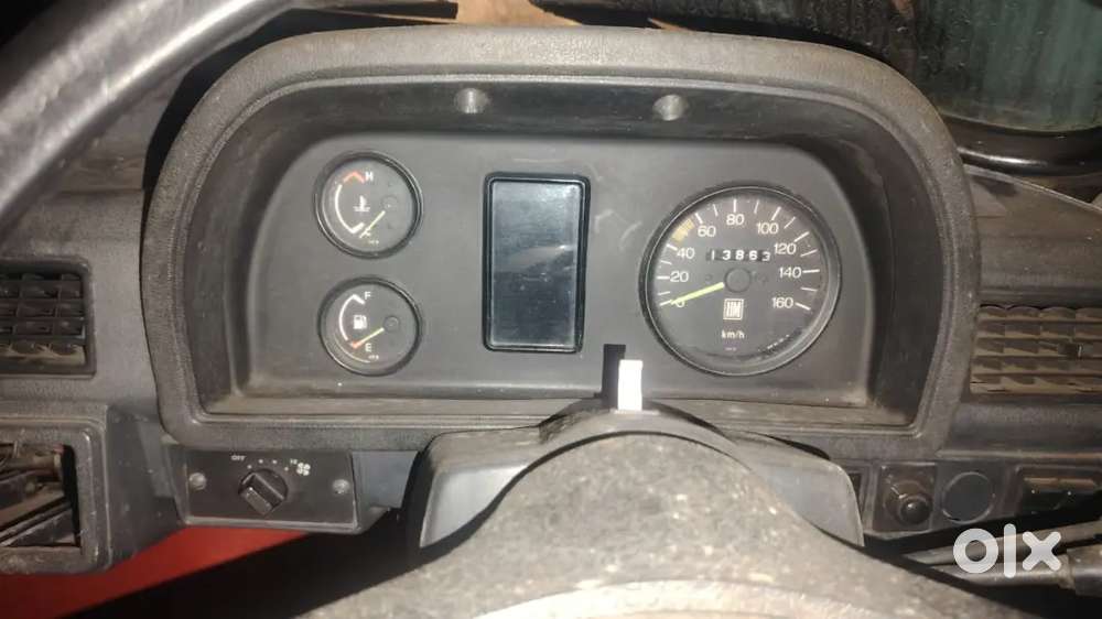 Ambassador Classic 1500 2001