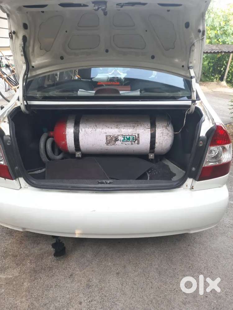 Hyundai Accent ( Petrol + Cng )