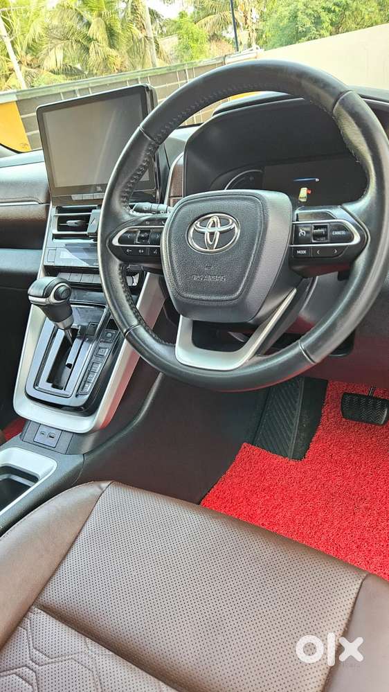 Toyota Innova Hycross 2.0 Zx (o) Hybrid 7 Str, 2025, Petrol