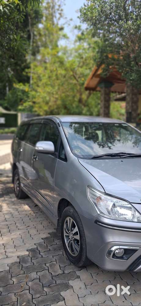 Innova Vx 8 Seater 2015 Mh Registration