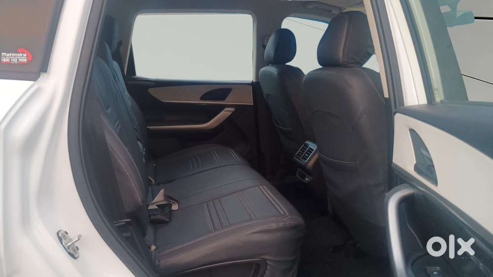 Mahindra Xuv700 2.0 Ax 5 Petrol Mt 7 Str, 2021, Petrol