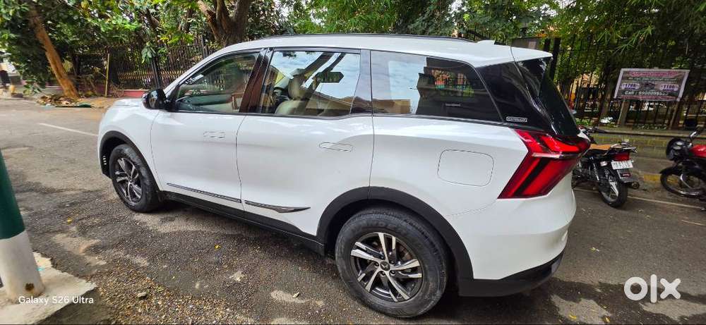 2022 Xuv700 Ax5 Diesel At (7-seater)  The Ax7-spec Edition
