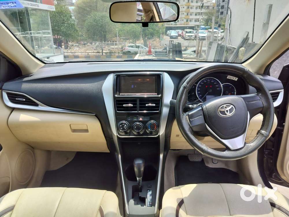 Toyota Yaris J Cvt, 2021, Petrol