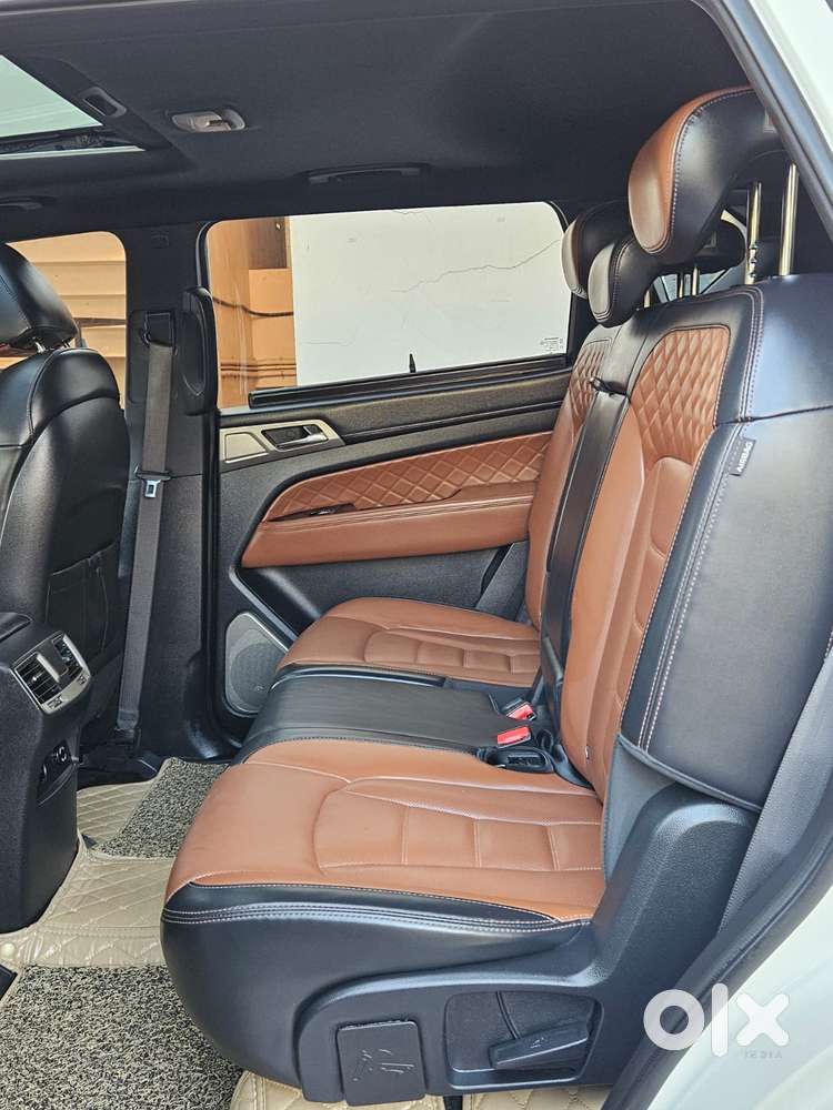 Mahindra Alturas G4 4x4 At, 2022, Diesel