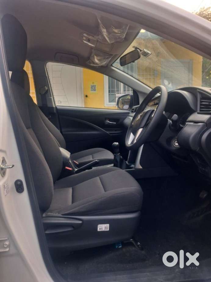 Toyota Innova Crysta 2.4 Gx Mt, 2025, Diesel