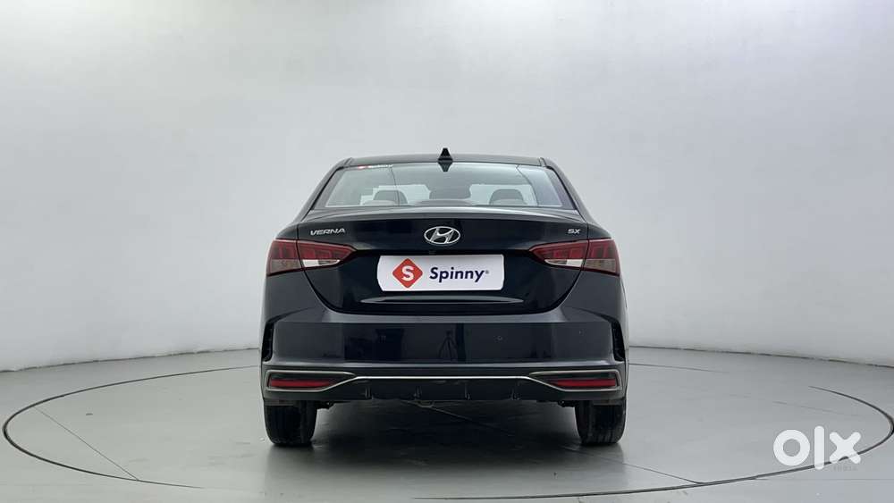 Hyundai Verna 1.5 Sx Vtvt Ivt, 2022, Petrol