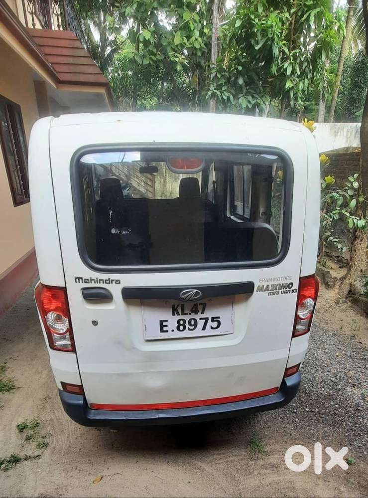 Mahindra Maximo Diesel Mini Van