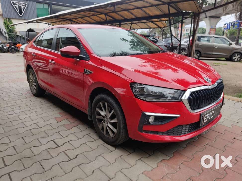 Skoda Slavia Ambition 1.0l Tsi At, 2022, Petrol
