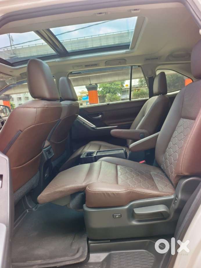Toyota Innova Hycross 2.0 Zx (o) Hybrid 7 Str, 2023, Petrol