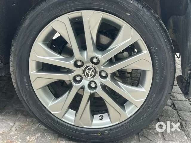 Toyota Innova Hycross 2.0 Zx Hybrid 7 Str, 2024, Petrol
