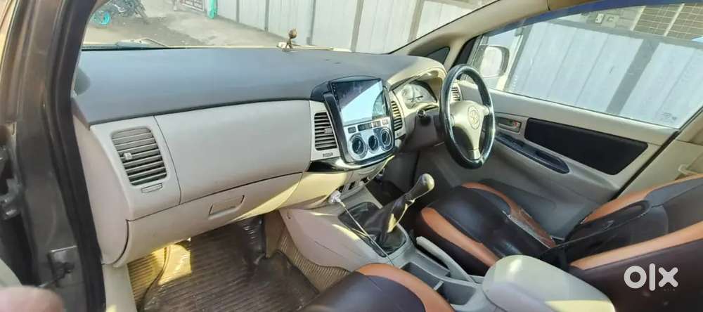 Toyota Innova 2011 Diesel 98000 Km Driven