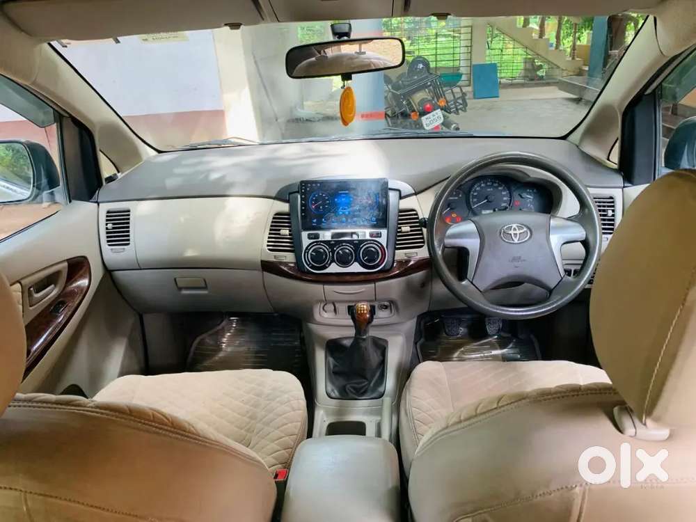 Toyota Innova 2014