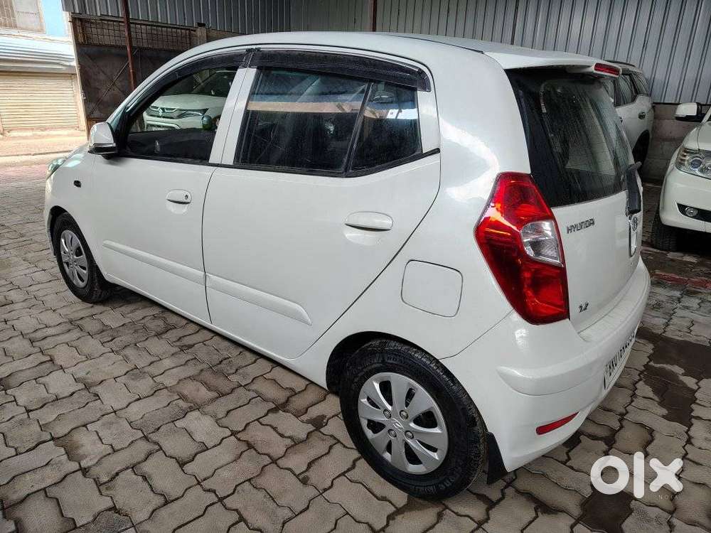 Hyundai I10 Sportz, 2012, Petrol
