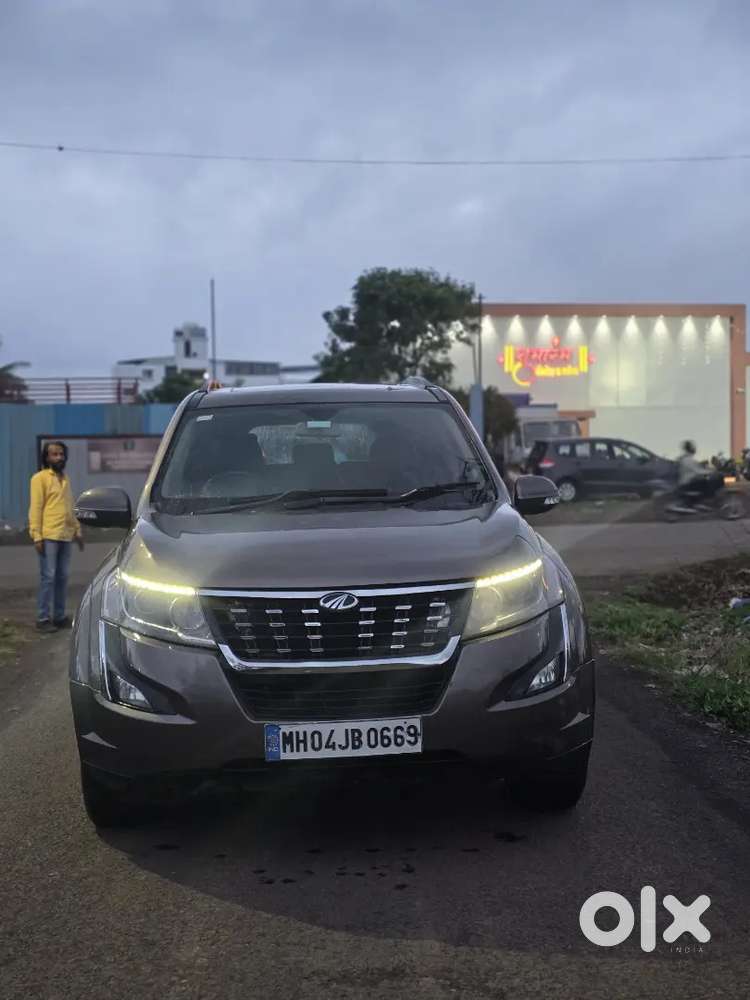 Mahindra Xuv500 W10