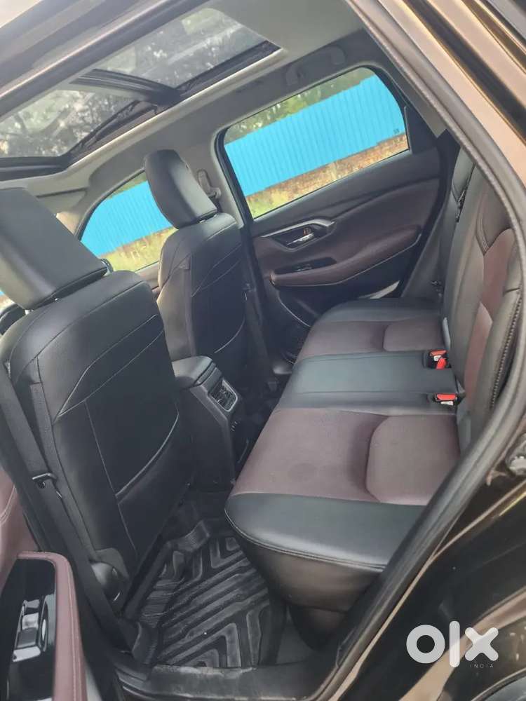 G Vitara Smart Hybrid Alpha
1st Owner 
Full Insurance 
Dono Chabi