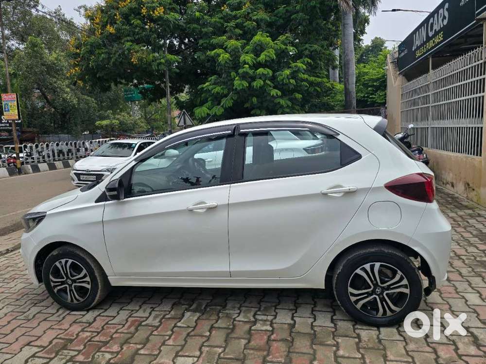 Tata Tiago 1.2 Revotron Xt (o), 2023, Petrol