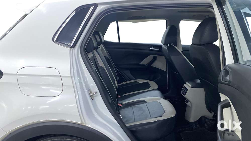 Volkswagen Taigun 1.0 Tsi Topline At, 2023, Petrol