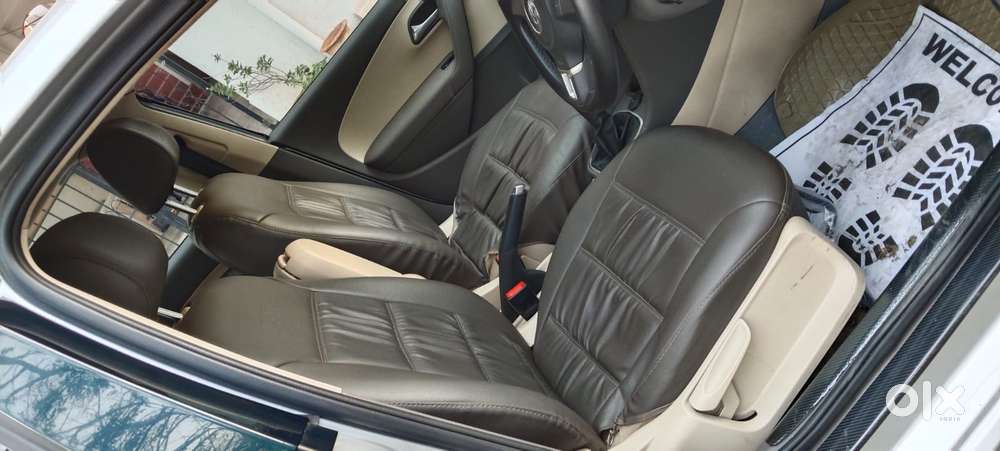Volkswagen Vento 2010-2013 Petrol Highline, 2011, Petrol
