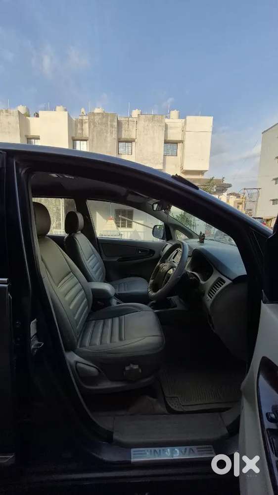 Toyota Innova 2.5 Vx 2013 8 Seater