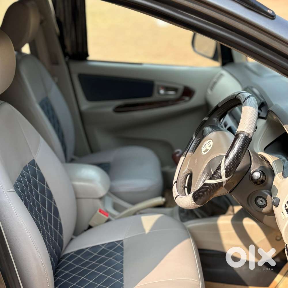 Toyota Innova 2.5 Vx 8 Seater Bs Iv, 2013, Diesel