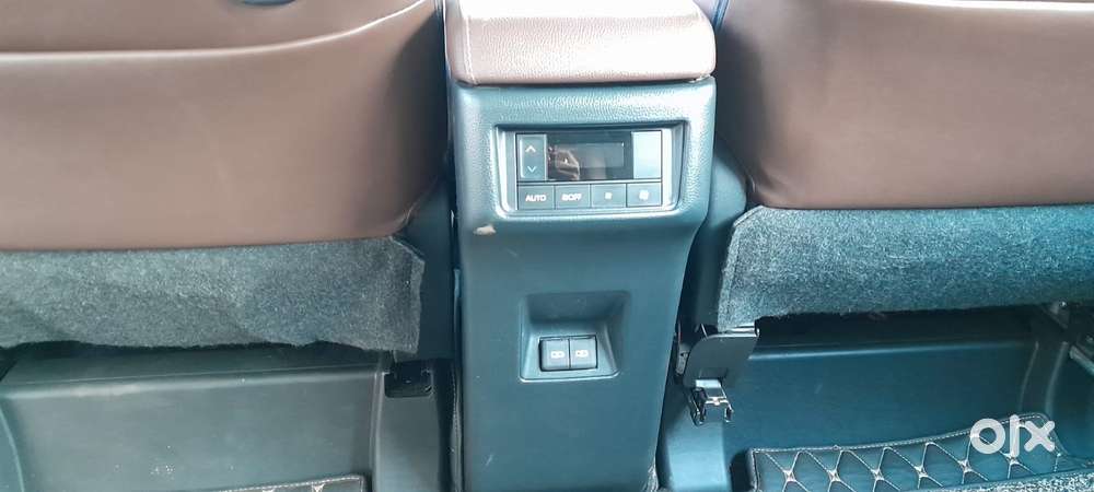 Toyota Innova Hycross 2.0 Zx (o) Hybrid 7 Str, 2024, Petrol