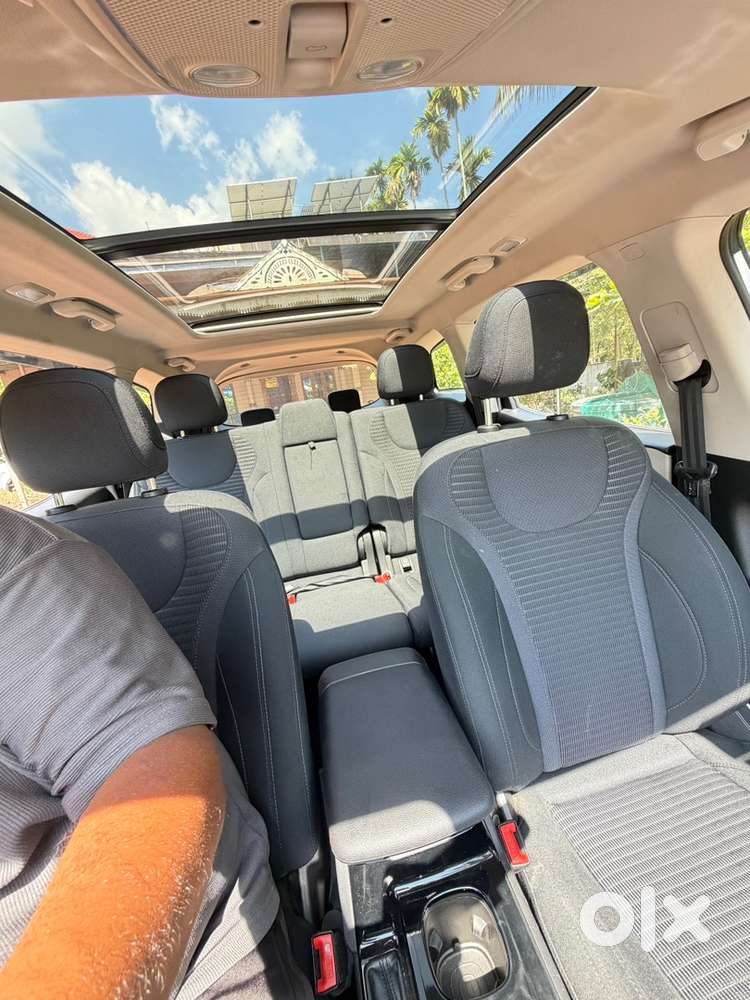 Mahindra Xuv700 Petrol 2023 Low Km Family Used Good Condition Vehicle