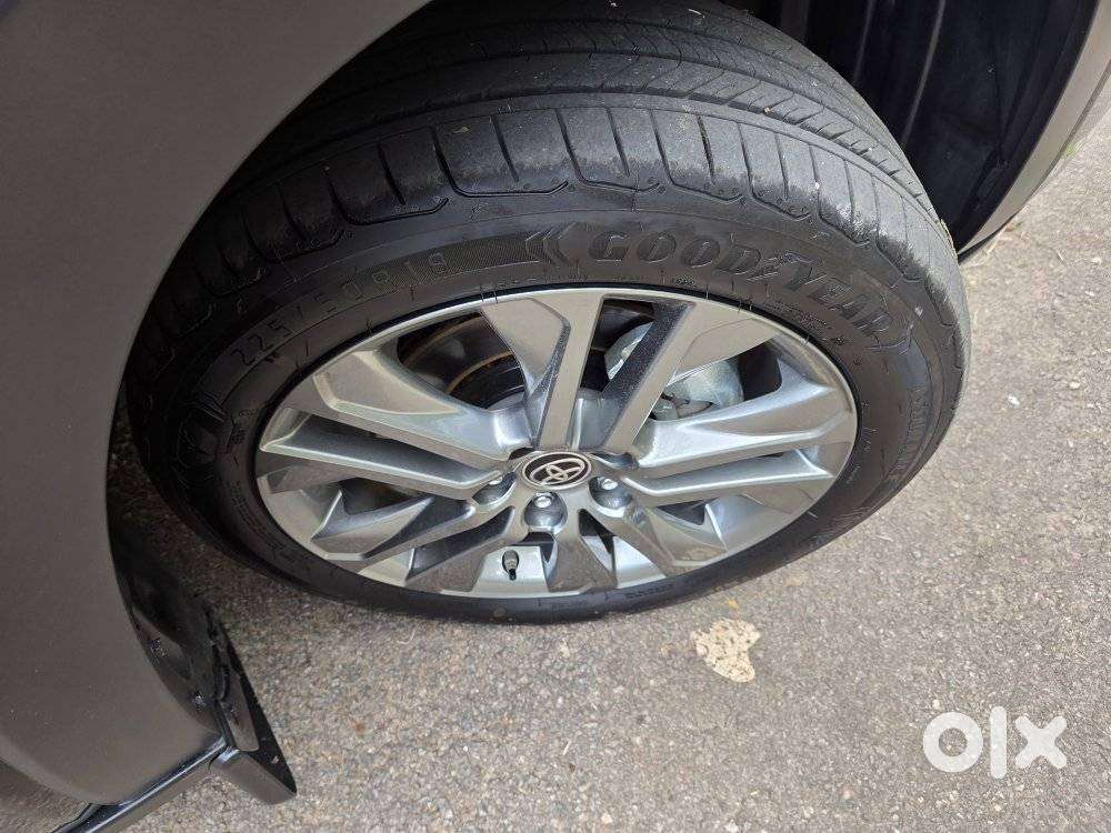 Toyota Innova Hycross 2.0 Zx Hybrid 7 Str, 2026, Petrol