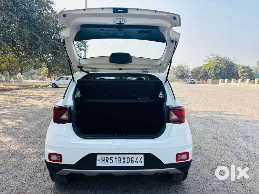 Hyundai Venue Sx Plus Turbo Dct, 2019, Petrol