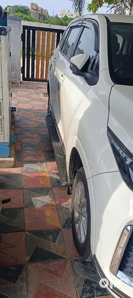 Toyota Innova Hycross 2025 Petrol 18500 Km Driven
