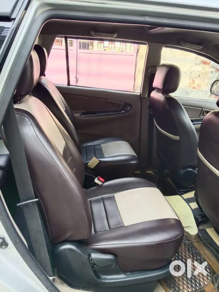 Toyota Innova 2015
