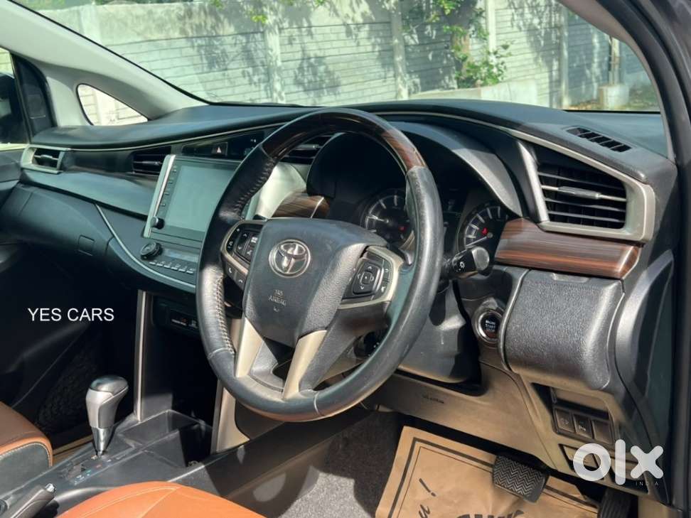 Toyota Innova Crysta 2.8z Automatic, 2022, Diesel