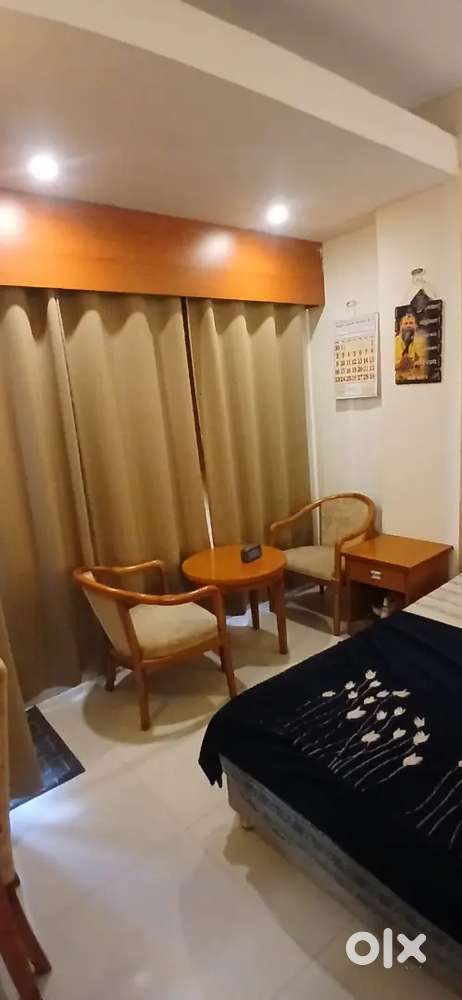 Need Roommate