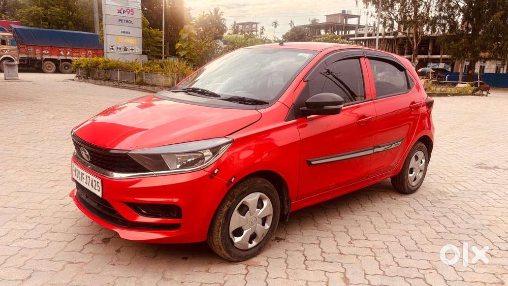 Tata Tiago 1.2 Revotron Xt (o), 2023, Petrol
