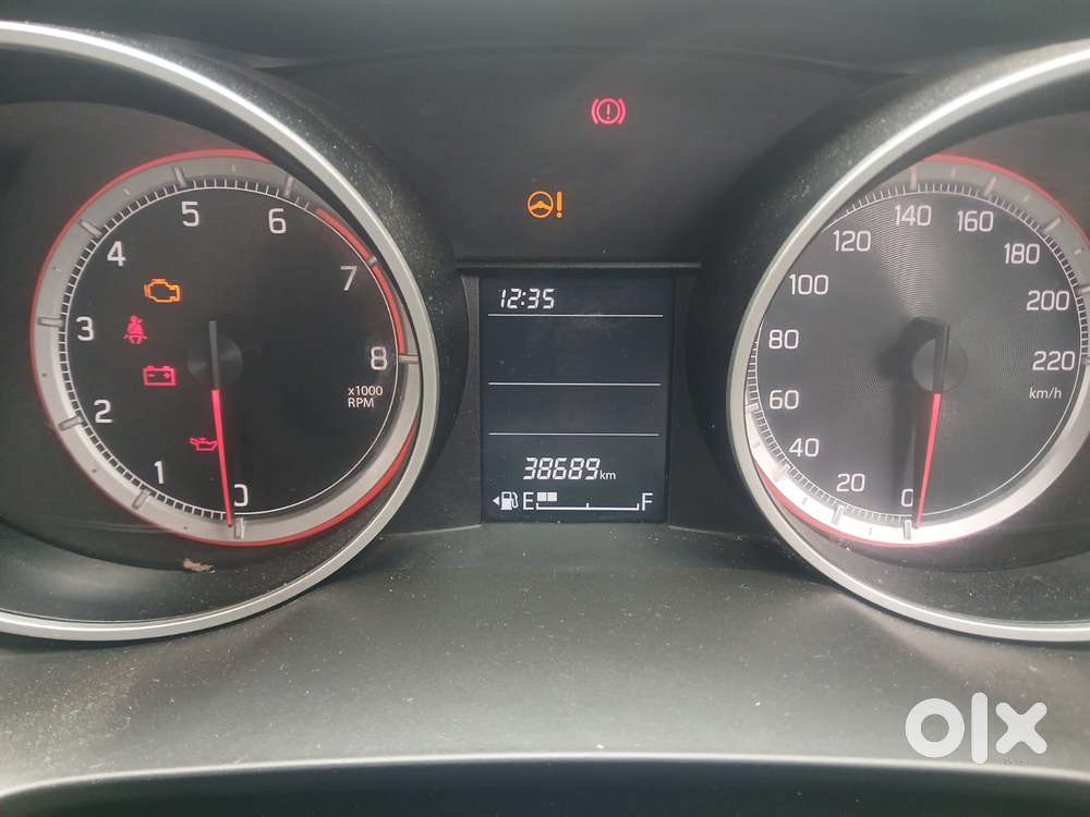 Maruti Suzuki Swift Vxi + Manual, 2022, Petrol