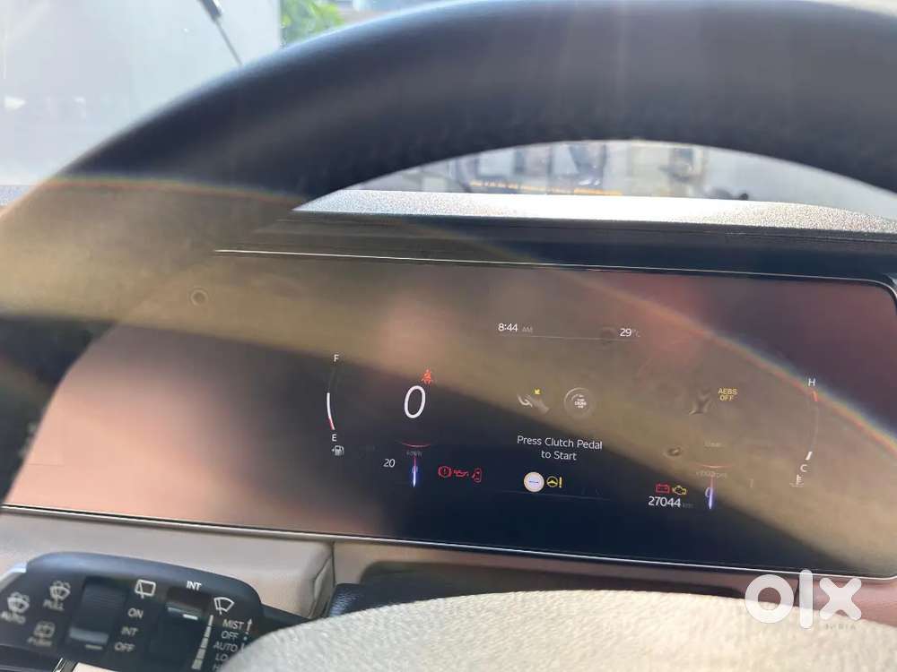 Mahindra Xuv700 2024 Diesel Well Maintained